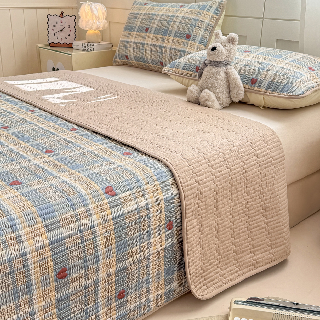 91家纺网 家纺一手货源 找家纺 康纳利 2026新款全棉床盖学生夹棉薄款床盖床垫三件套四季通用 格调