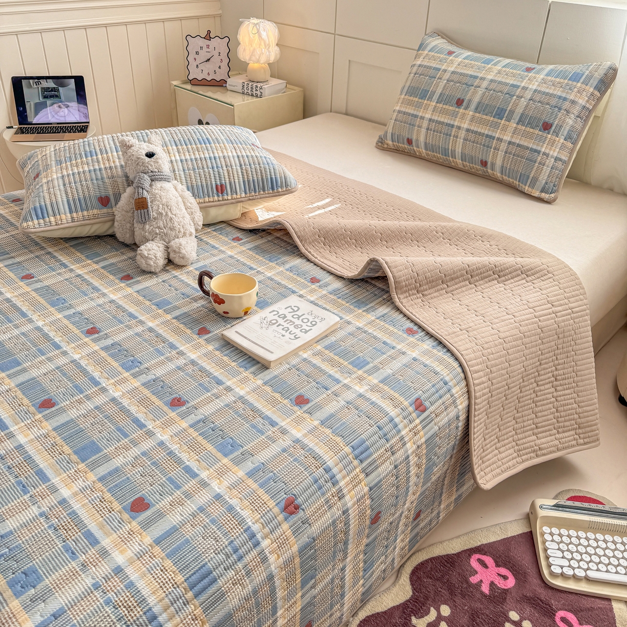 91家纺网 家纺一手货源 找家纺 康纳利 2026新款全棉床盖学生夹棉薄款床盖床垫三件套四季通用 格调