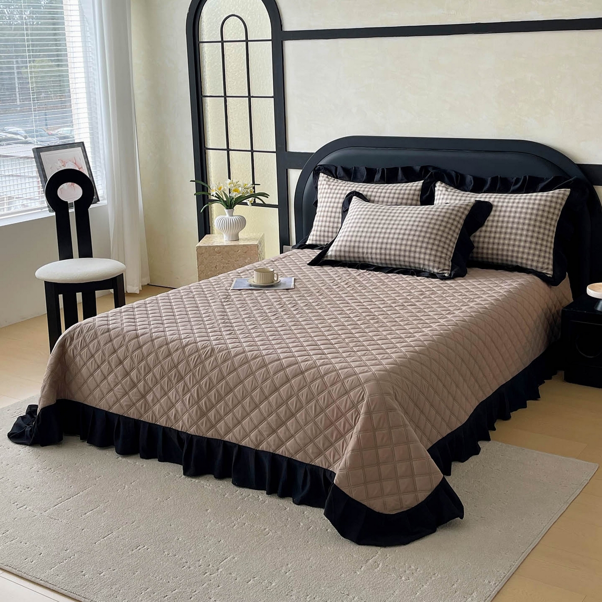 91家纺网 家纺一手货源 找家纺 麦田家纺 2026新款花边夹棉床盖四件套-西西里岛 西西里岛-咖色