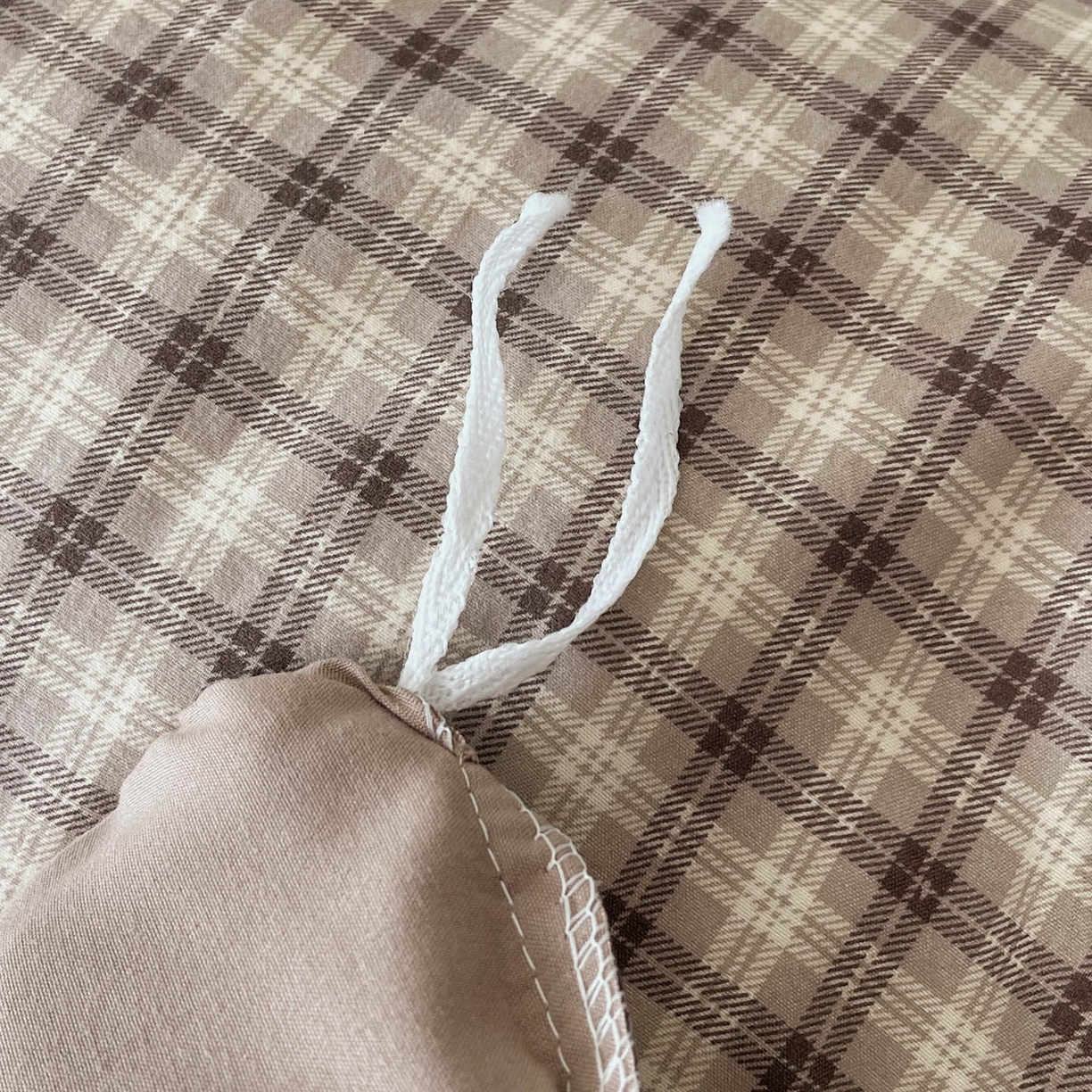 91家纺网 家纺一手货源 找家纺 麦田家纺 2026新款花边夹棉床盖四件套-西西里岛 西西里岛-咖色