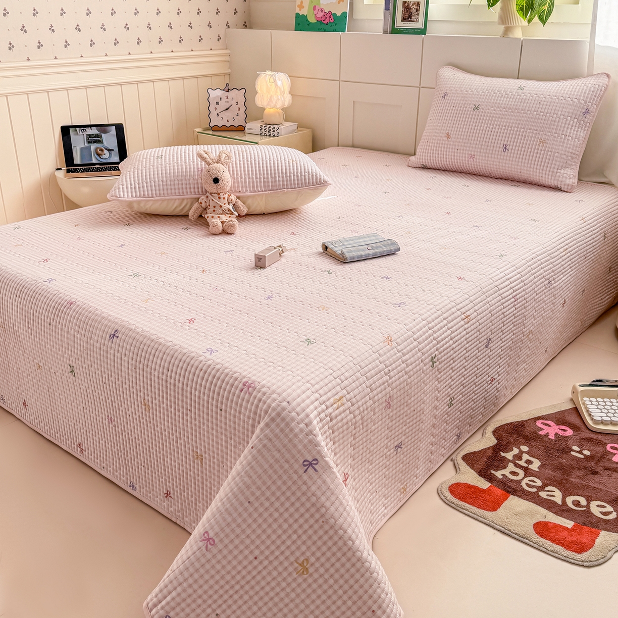 91家纺网 家纺一手货源 找家纺 康纳利 2026新款全棉床盖学生夹棉薄款床盖床垫三件套四季通用 蝴蝶结粉