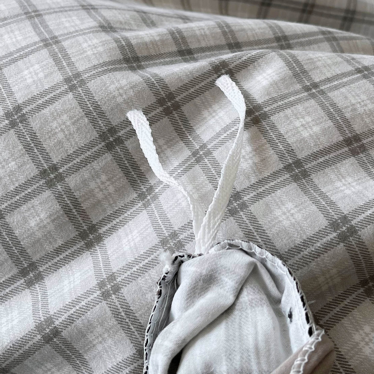 91家纺网 家纺一手货源 找家纺 麦田家纺 2026新款花边夹棉床盖四件套-西西里岛 西西里岛-山灰