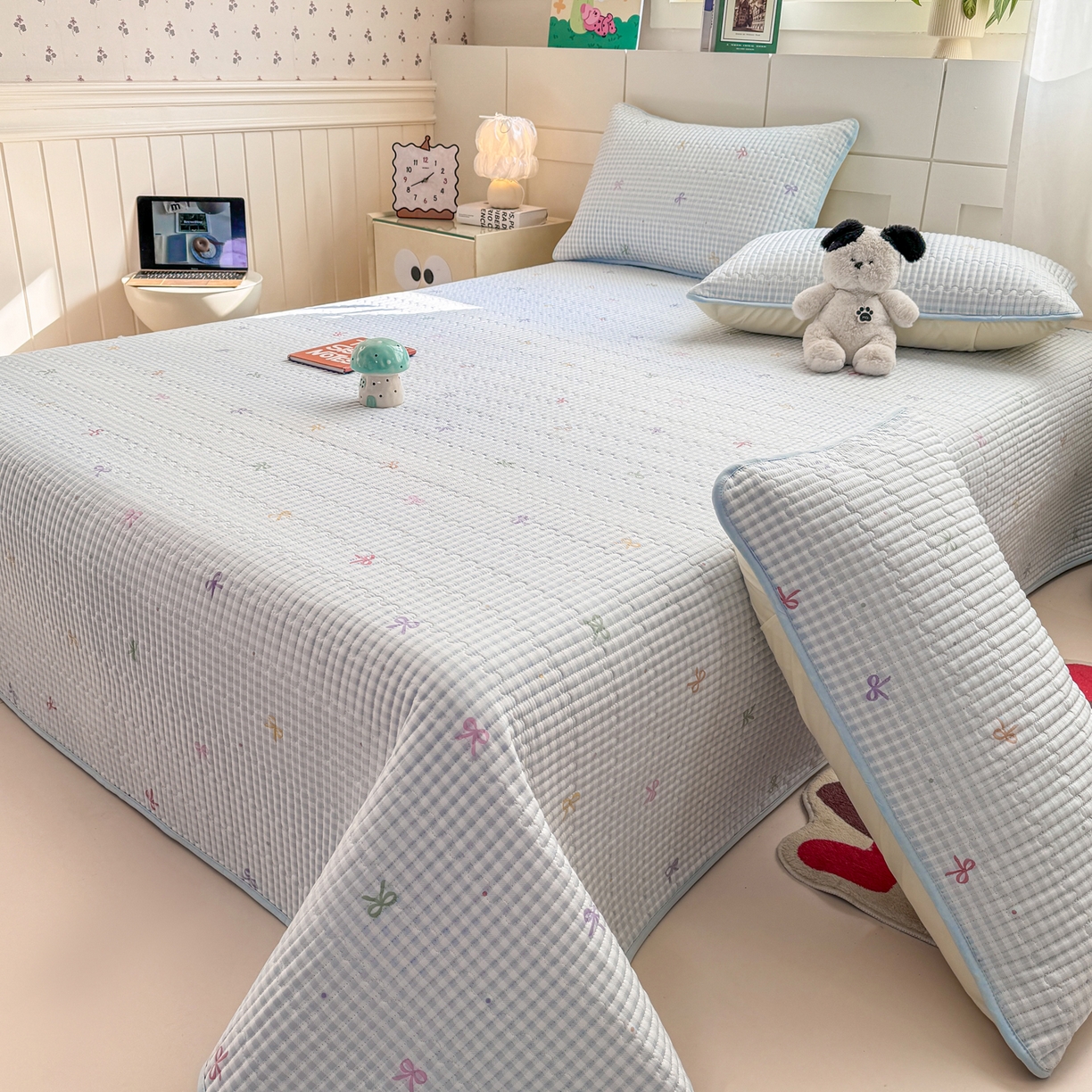 91家纺网 家纺一手货源 找家纺 康纳利 2026新款全棉床盖学生夹棉薄款床盖床垫三件套四季通用 蝴蝶结蓝