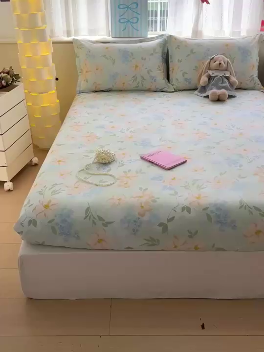 91家纺网 家纺一手货源 找家纺 卡普家居 2026新款全棉印花A版床笠 风的颜色