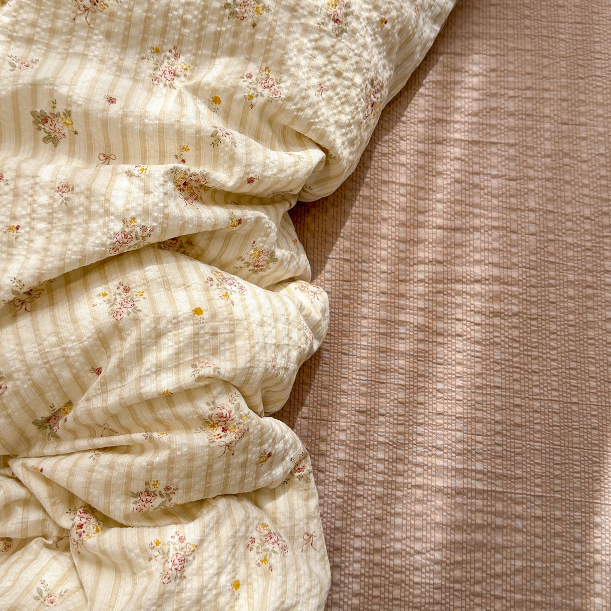 91家纺网 家纺一手货源 找家纺 铺尚美家纺 2026春夏新品高克重A类泡芙纱泡泡皱皱纱四件套 浅唱花语