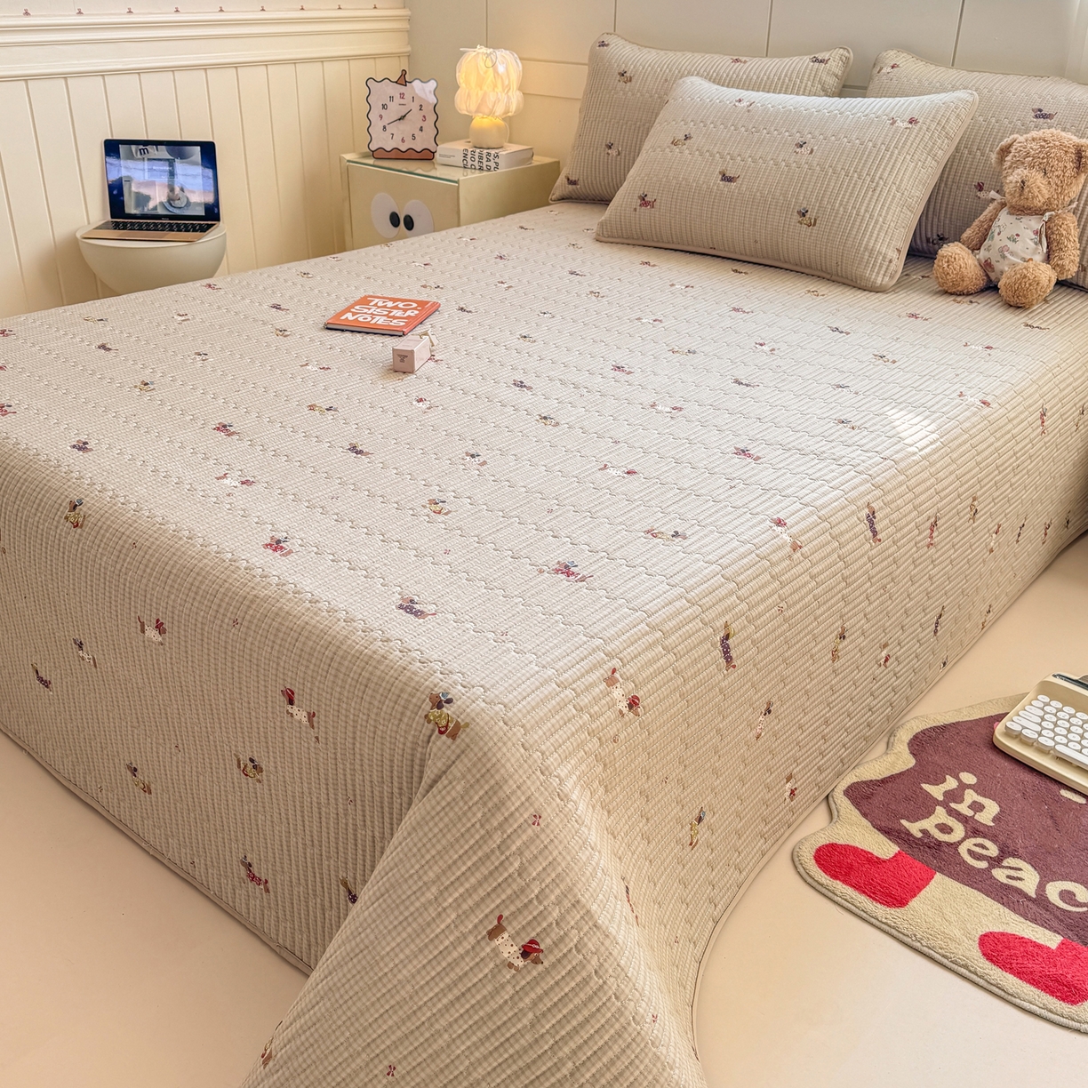 91家纺网 家纺一手货源 找家纺 康纳利 2026新款全棉床盖学生夹棉薄款床盖床垫三件套四季通用 腊肠狗