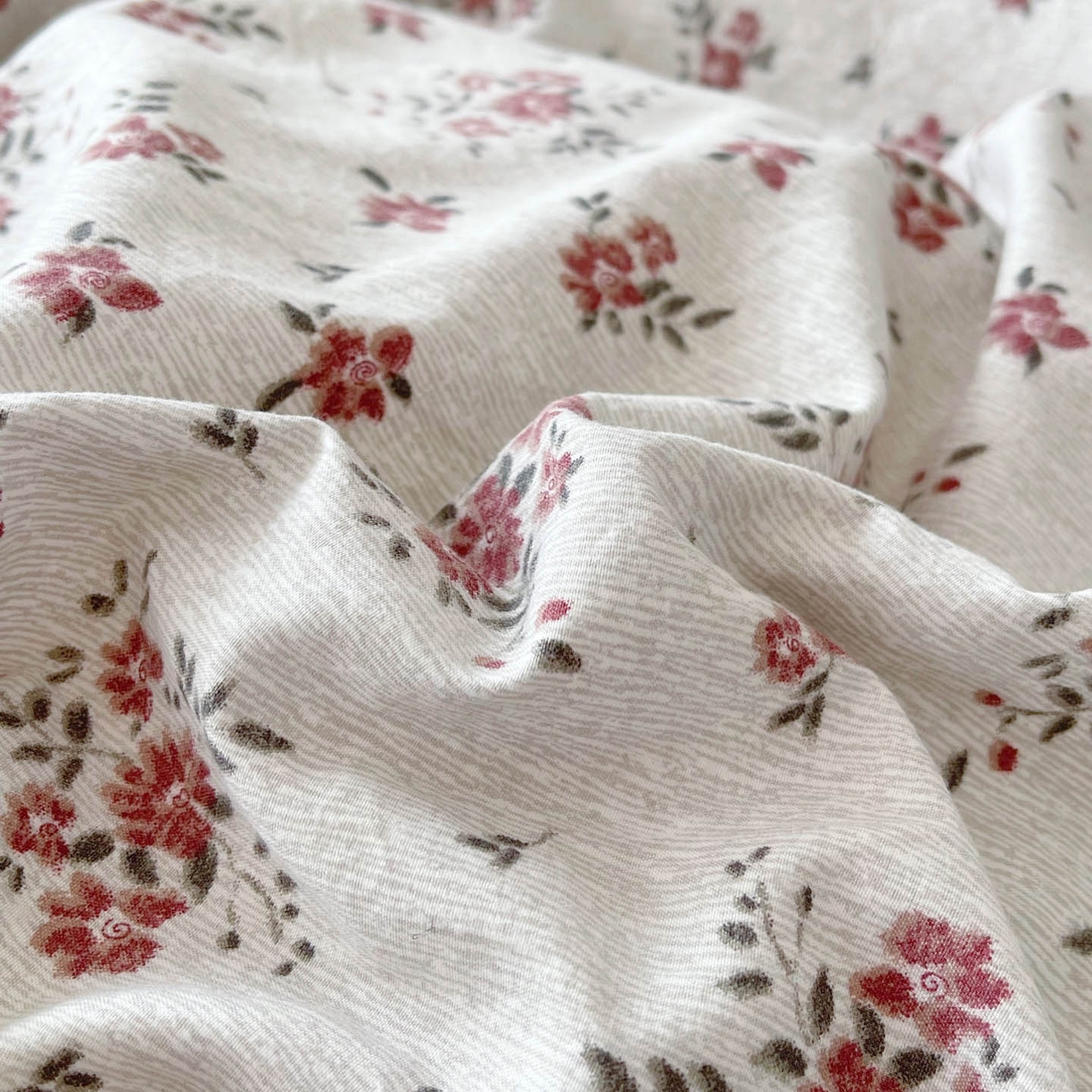 91家纺网 家纺一手货源 找家纺 麦田家纺 2026新款花边床盖四件套 丹枫白露