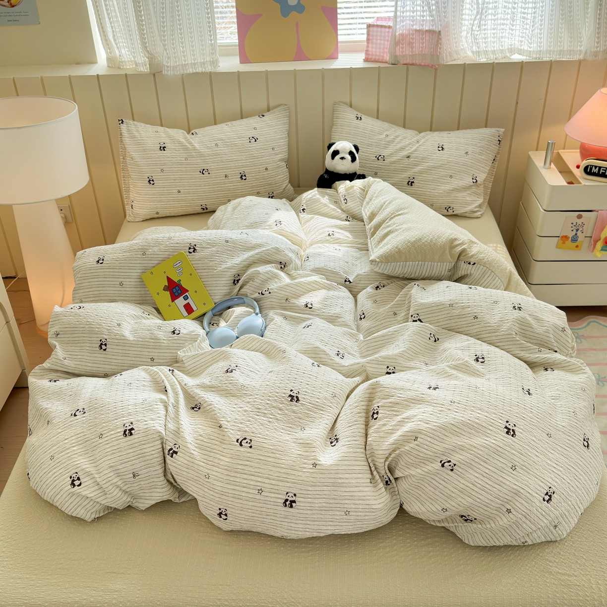 91家纺网 家纺一手货源 找家纺 德比尔斯 2026新款小清新110g高品质直播热卖款A类泡芙棉四件套 可爱熊猫