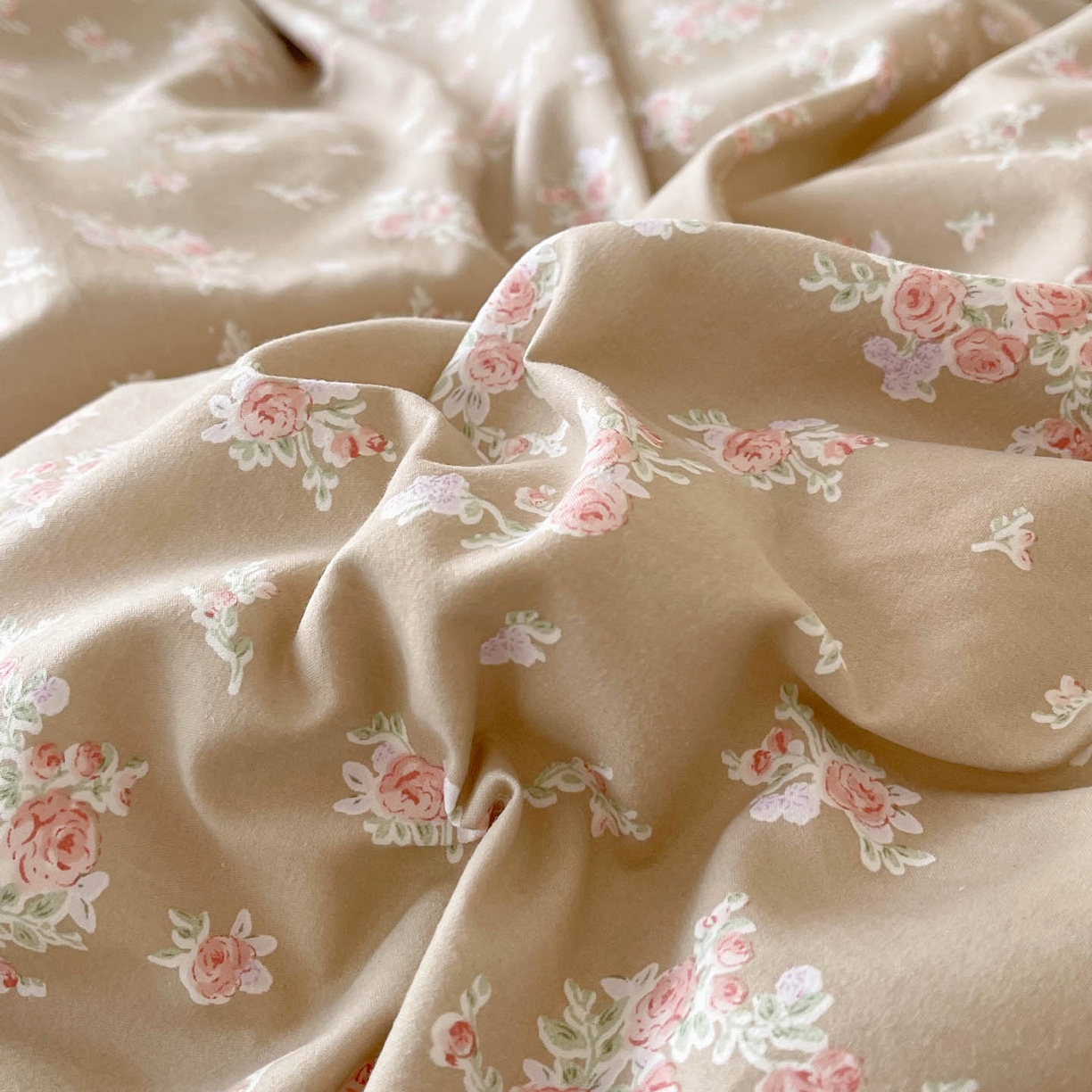 91家纺网 家纺一手货源 找家纺 麦田家纺 2026新款花边床盖四件套 花漾甜心