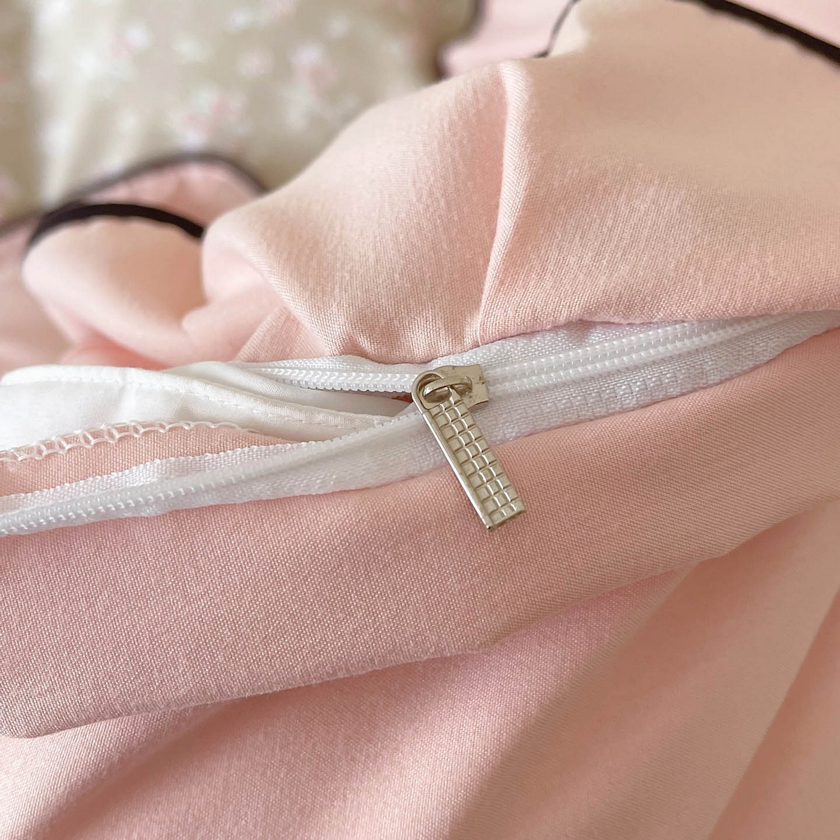 91家纺网 家纺一手货源 找家纺 麦田家纺 2026新款花边床盖四件套 花漾甜心