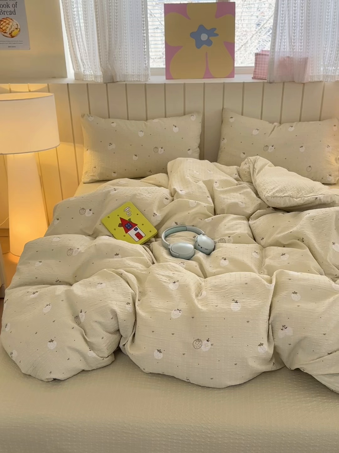 91家纺网 家纺一手货源 找家纺 德比尔斯 2026新款小清新110g高品质直播热卖款A类泡芙棉四件套 手绘草莓