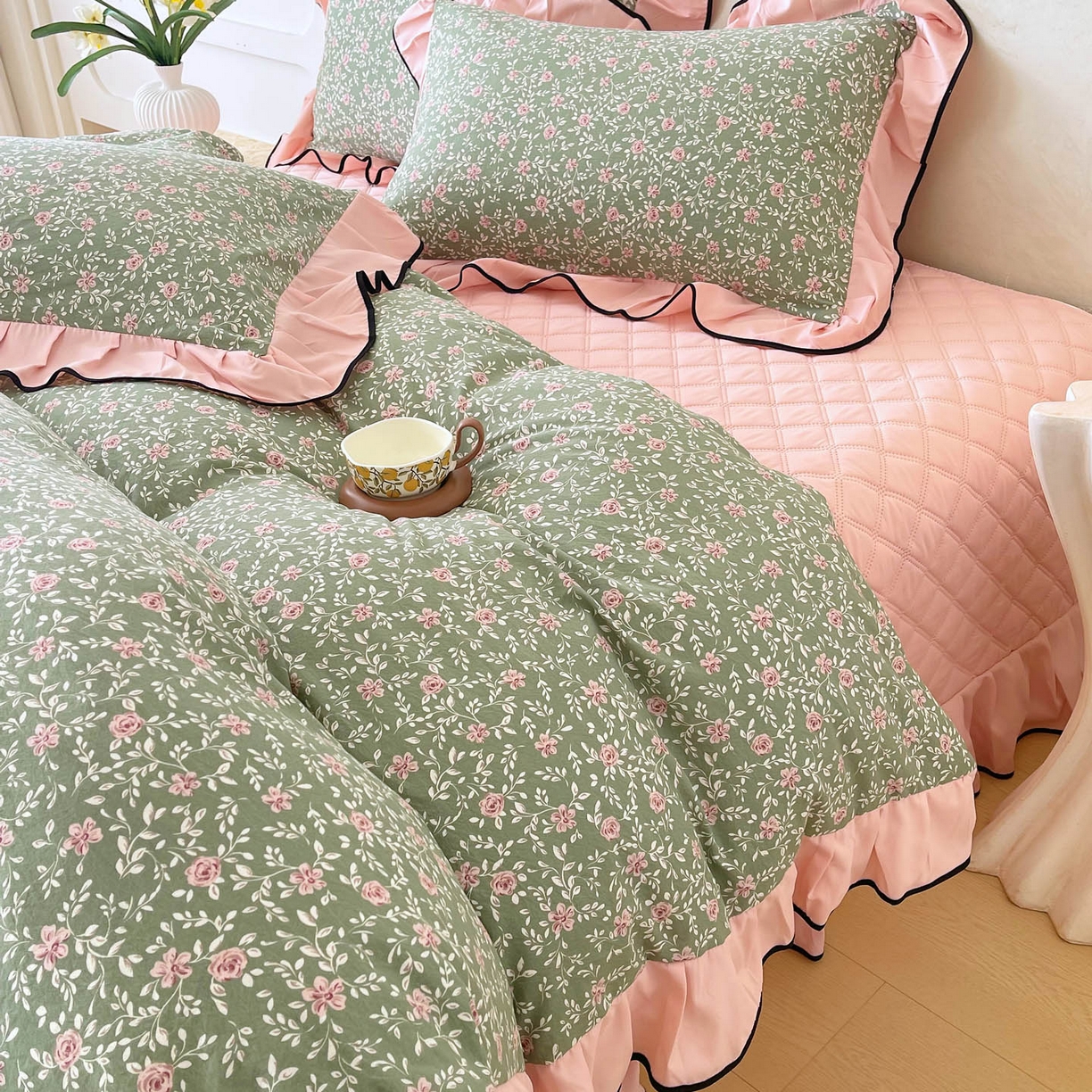 91家纺网 家纺一手货源 找家纺 麦田家纺 2026新款花边床盖四件套 秘密花园