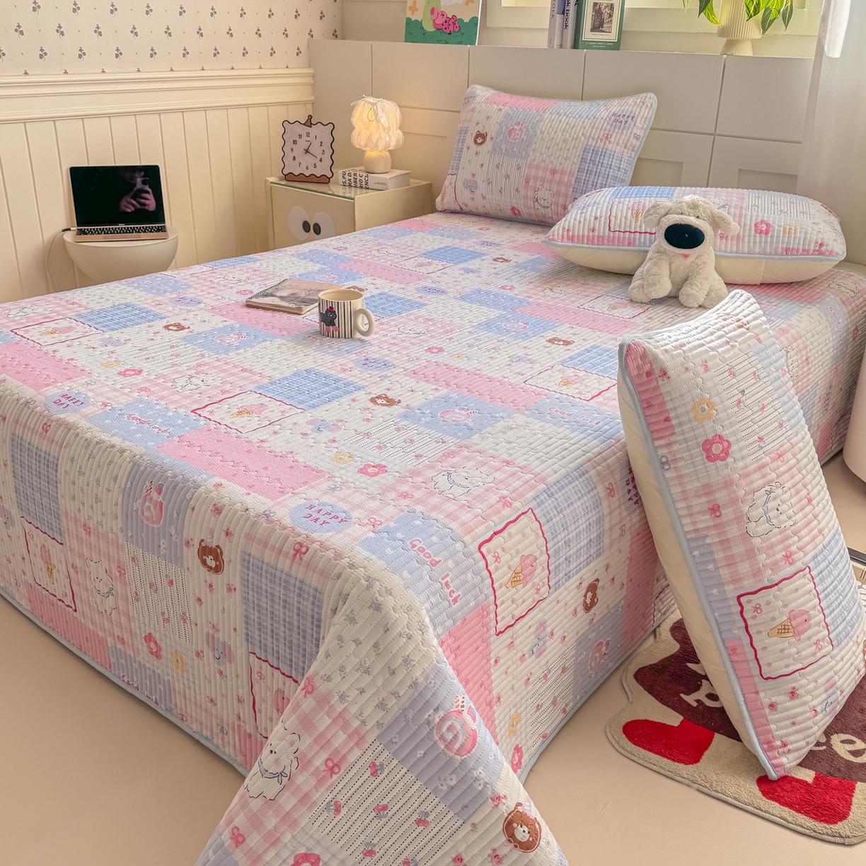 91家纺网 家纺一手货源 找家纺 康纳利 2026新款全棉床盖学生夹棉薄款床盖床垫三件套四季通用 萌小福