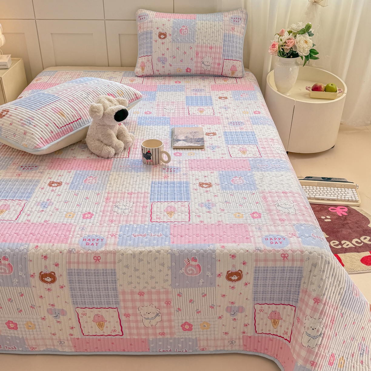 91家纺网 家纺一手货源 找家纺 康纳利 2026新款全棉床盖学生夹棉薄款床盖床垫三件套四季通用 萌小福