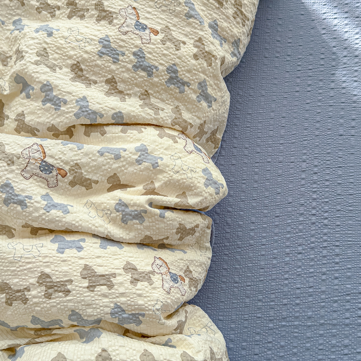 91家纺网 家纺一手货源 找家纺 铺尚美家纺 2026春夏新品高克重A类泡芙纱泡泡皱皱纱四件套 马到成功