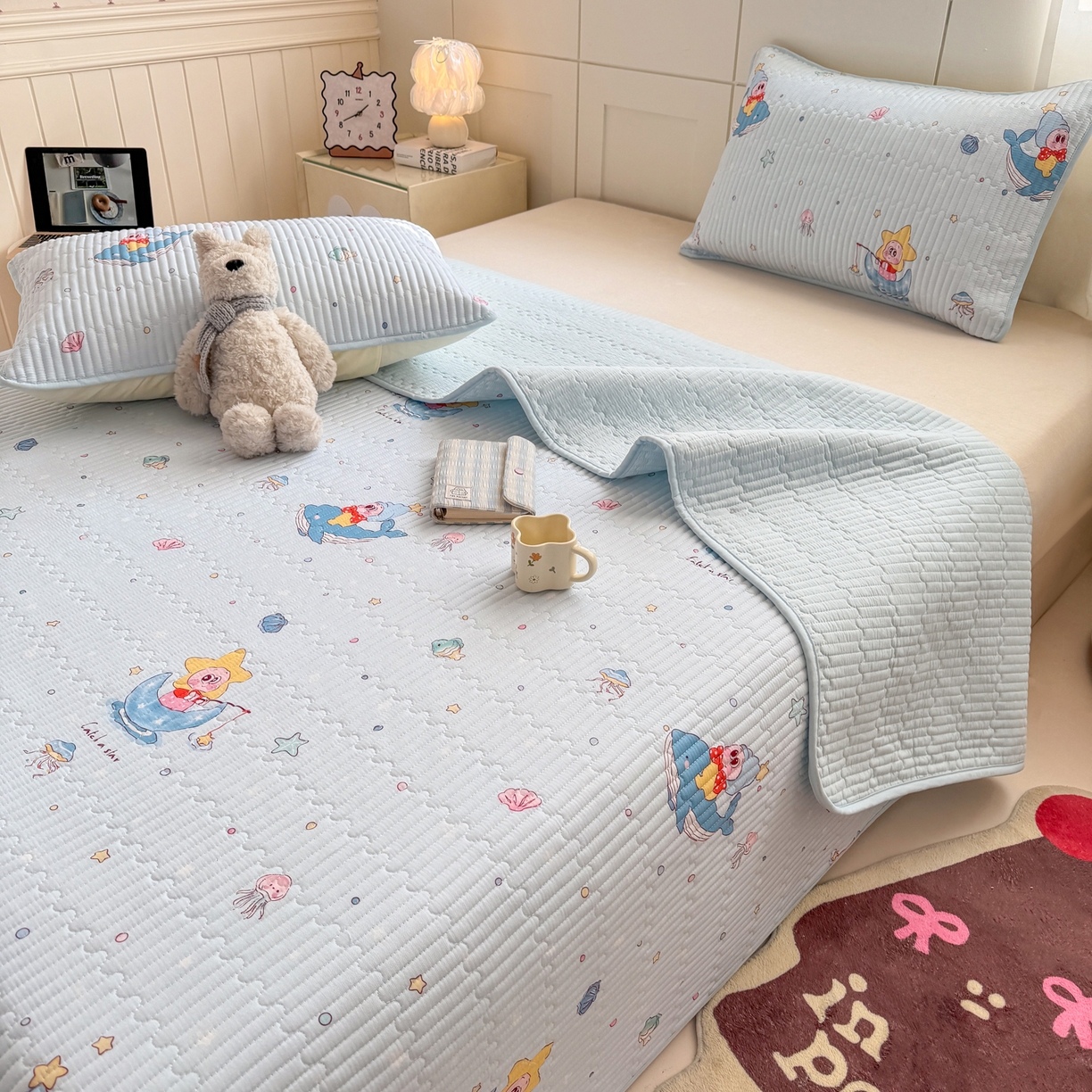 91家纺网 家纺一手货源 找家纺 康纳利 2026新款全棉床盖学生夹棉薄款床盖床垫三件套四季通用 萌小星