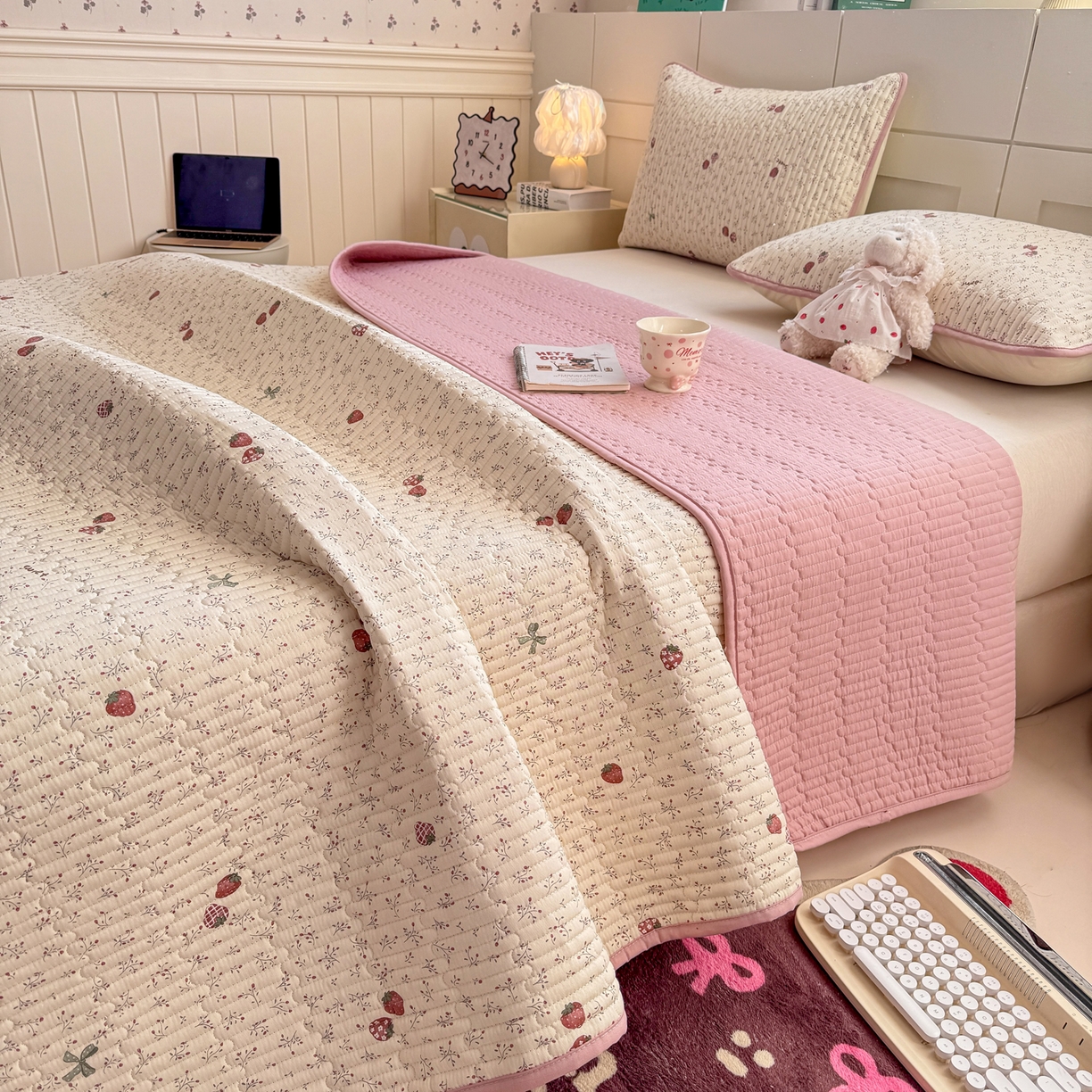 91家纺网 家纺一手货源 找家纺 康纳利 2026新款全棉床盖学生夹棉薄款床盖床垫三件套四季通用 相约