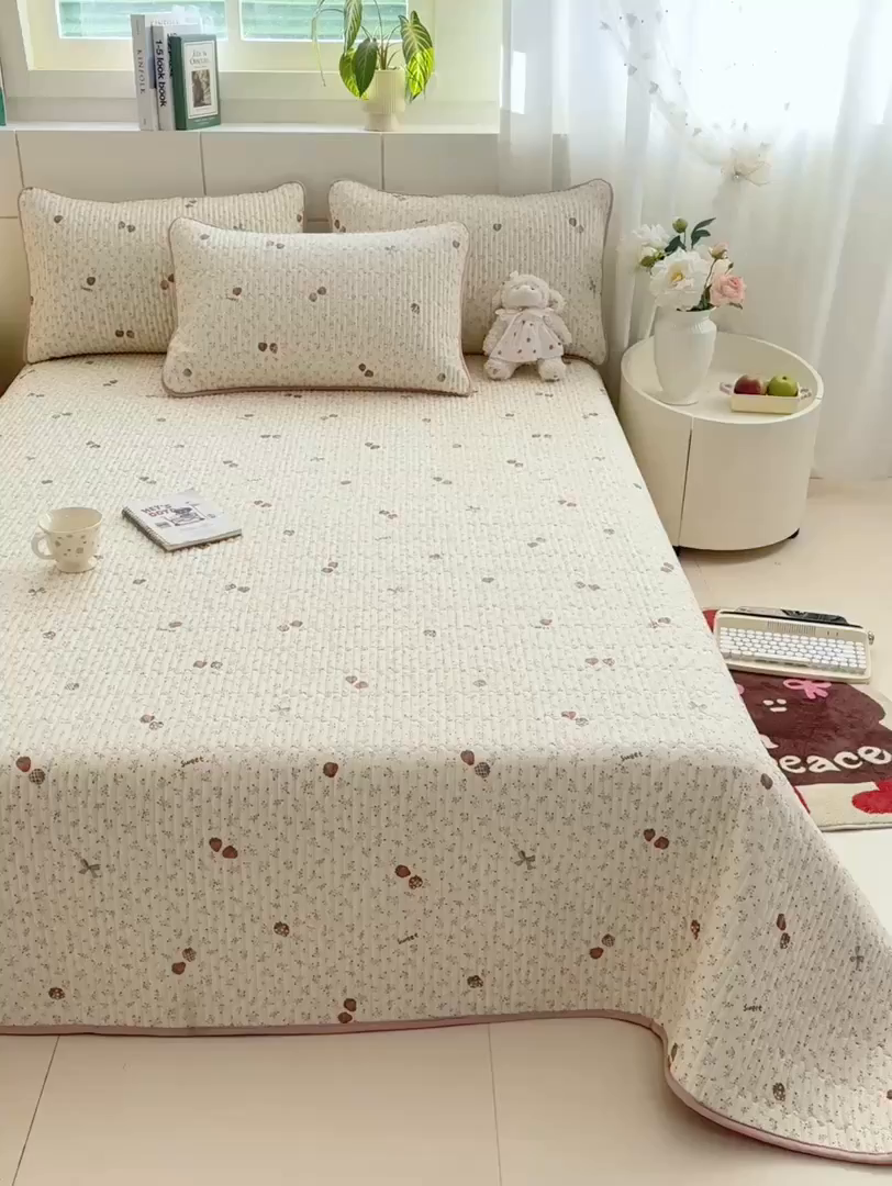 91家纺网 家纺一手货源 找家纺 康纳利 2026新款全棉床盖学生夹棉薄款床盖床垫三件套四季通用 相约
