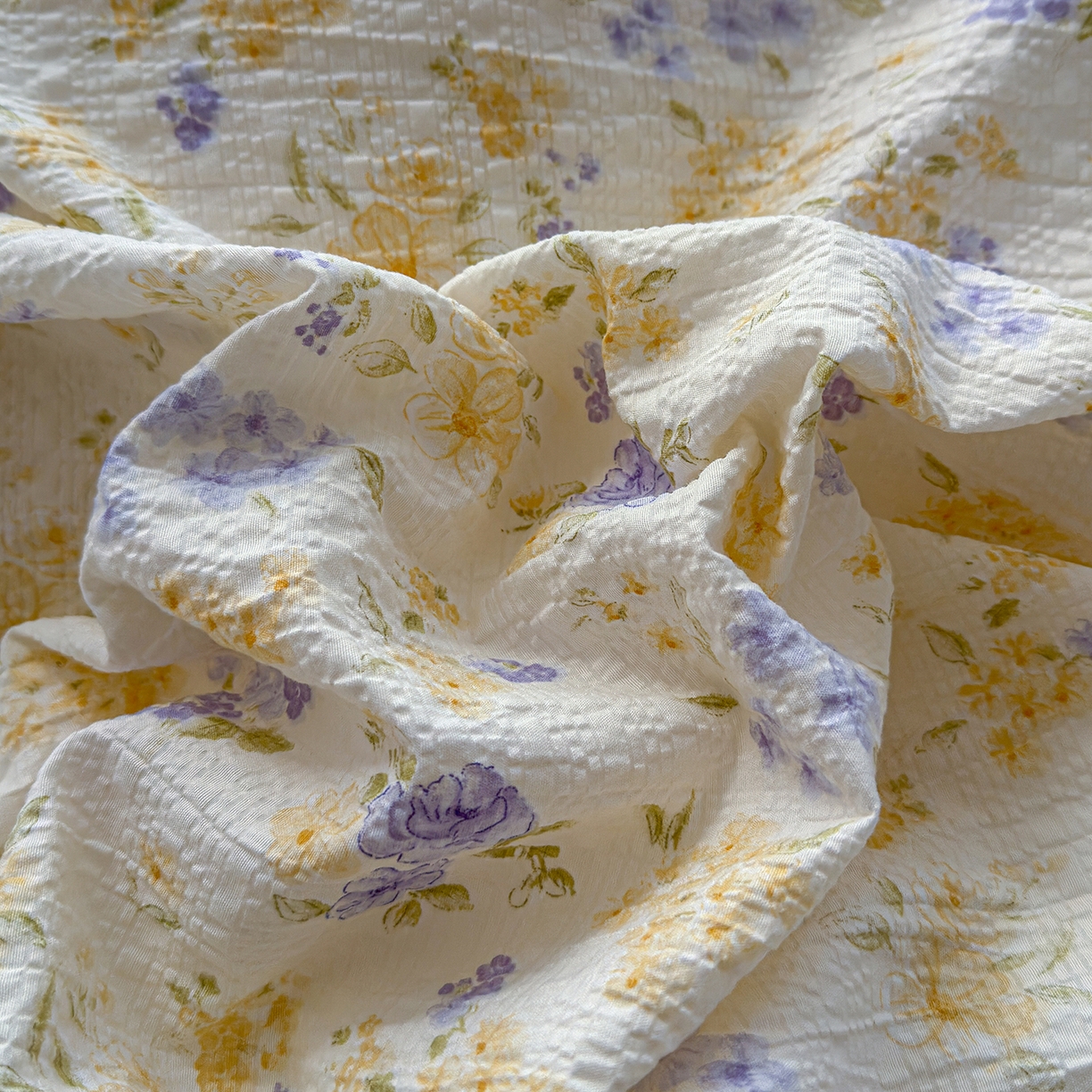 91家纺网 家纺一手货源 找家纺 铺尚美家纺 2026春夏新品高克重A类泡芙纱泡泡皱皱纱四件套 紫萱花开