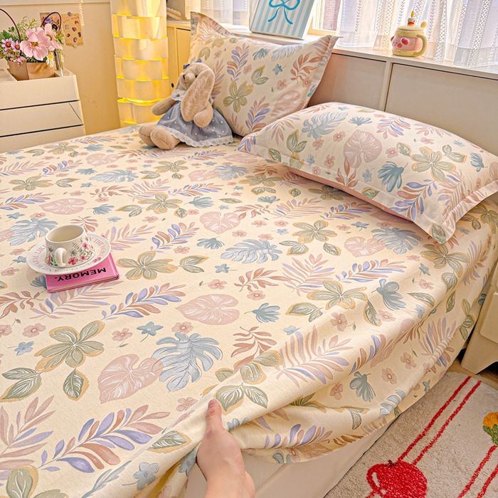 91家纺网 家纺一手货源 找家纺 卡普家居 2026新款全棉印花A版床单 寄情绯叶