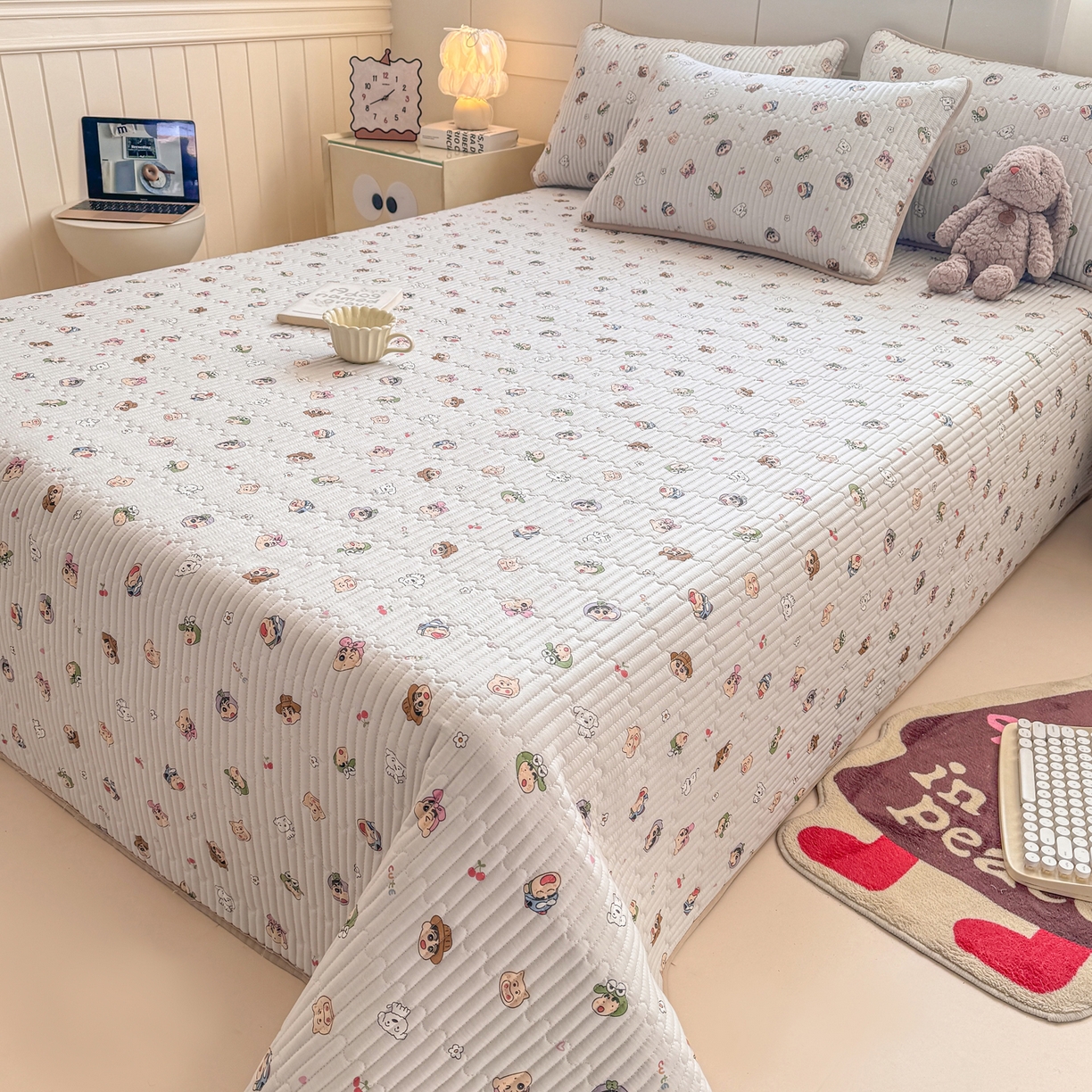 91家纺网 家纺一手货源 找家纺 康纳利 2026新款全棉床盖学生夹棉薄款床盖床垫三件套四季通用 小新一家