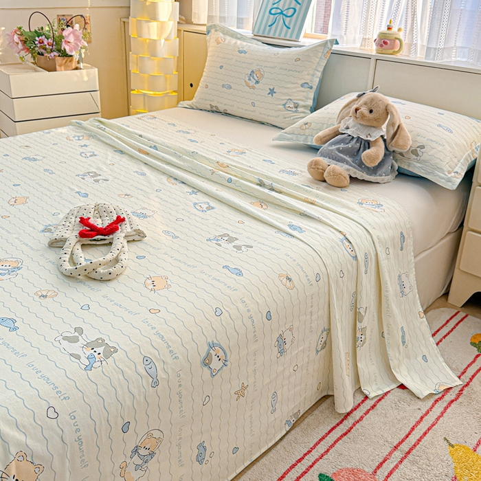 91家纺网 家纺一手货源 找家纺 卡普家居 2026新款全棉印花A版床单 猫咪宝贝