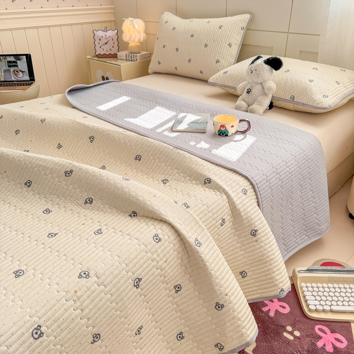 康纳利 2026新款全棉床盖学生夹棉薄款床盖床垫三件套四季通用 熊仔