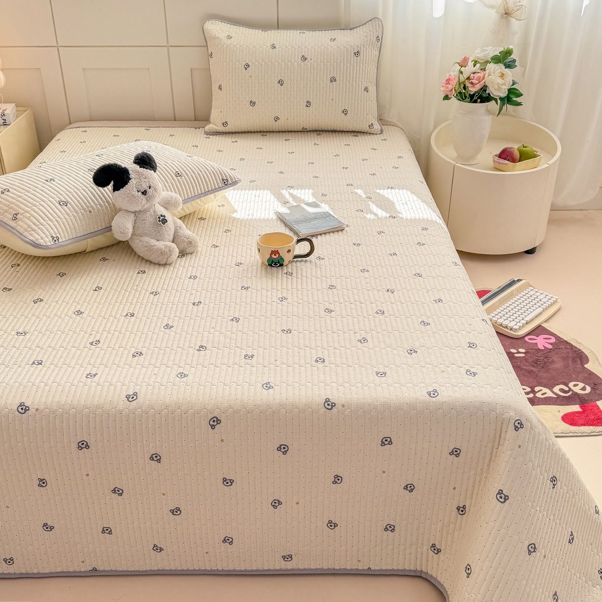 91家纺网 家纺一手货源 找家纺 康纳利 2026新款全棉床盖学生夹棉薄款床盖床垫三件套四季通用 熊仔