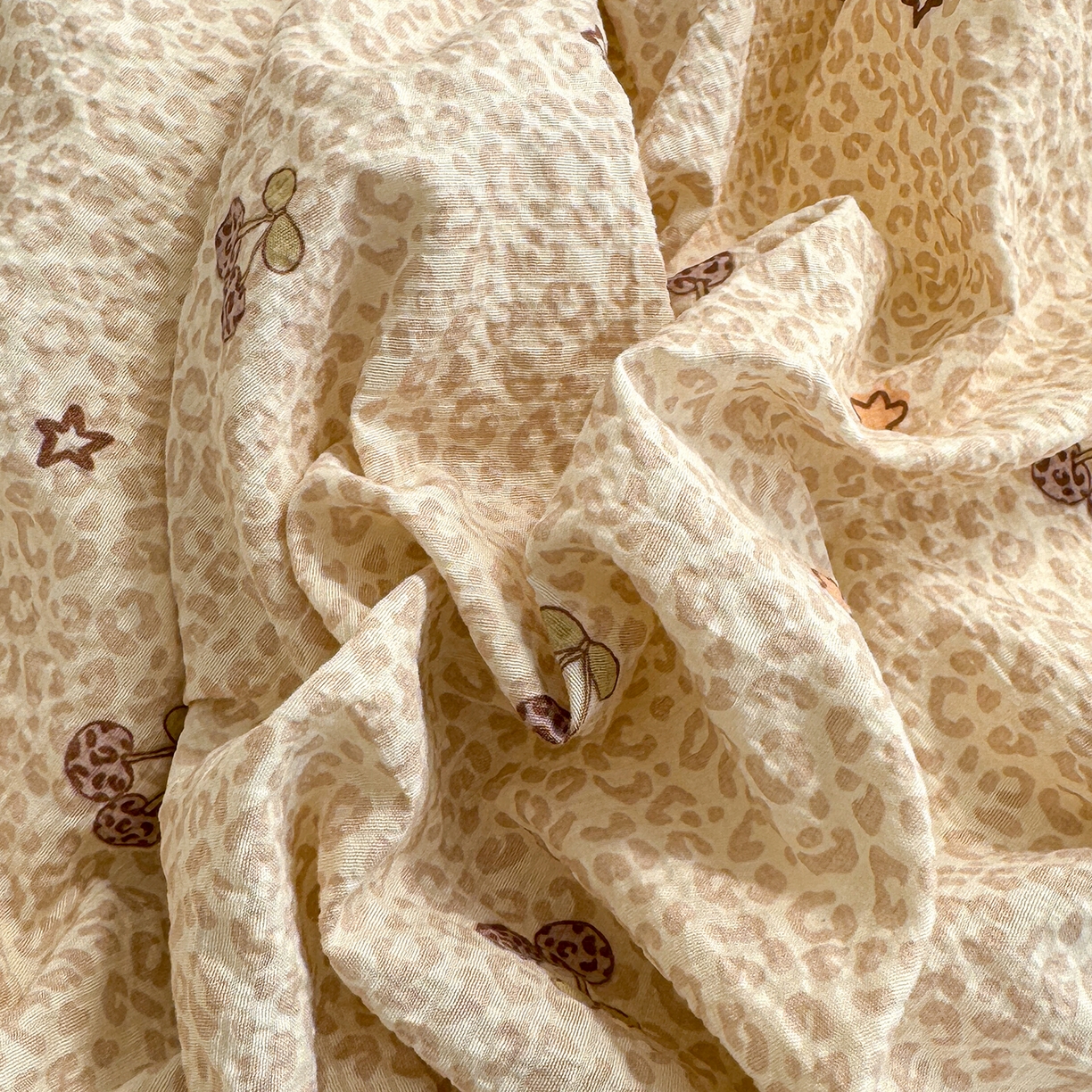 91家纺网 家纺一手货源 找家纺 铺尚美家纺 2026春夏新品高克重A类泡芙纱泡泡皱皱纱四件套 豹纹KT猫