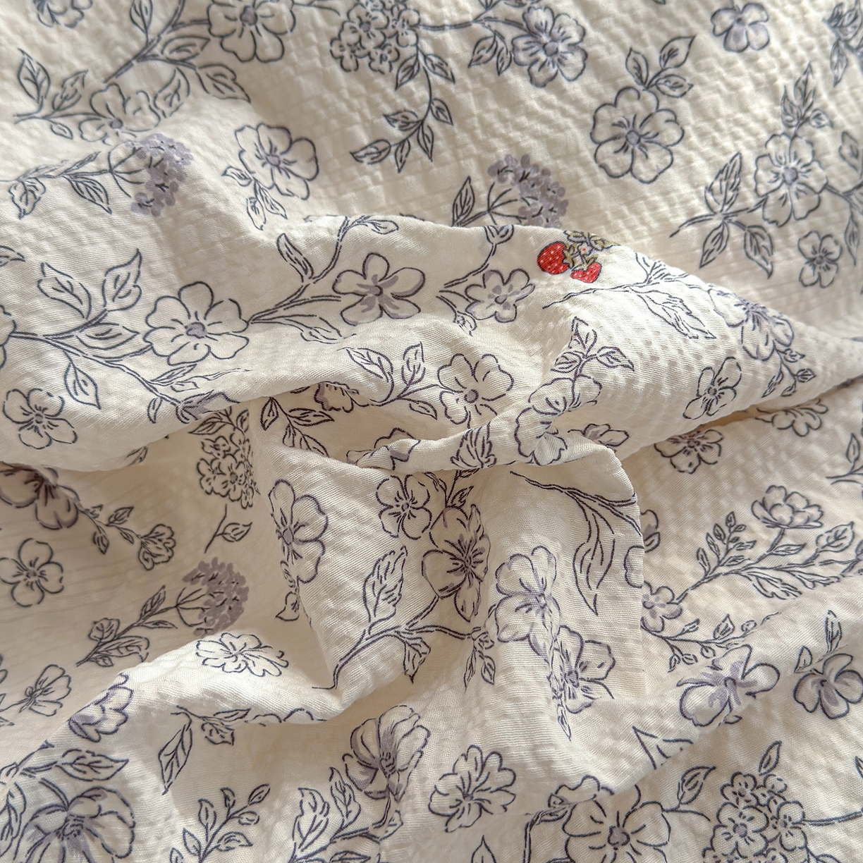 91家纺网 家纺一手货源 找家纺 铺尚美家纺 2026春夏新品高克重A类泡芙纱泡泡皱皱纱四件套 赫本印象