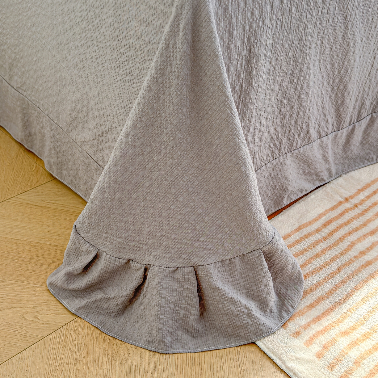 91家纺网 家纺一手货源 找家纺 铺尚美家纺 2026春夏新品高克重A类泡芙纱泡泡皱皱纱四件套 赫本印象