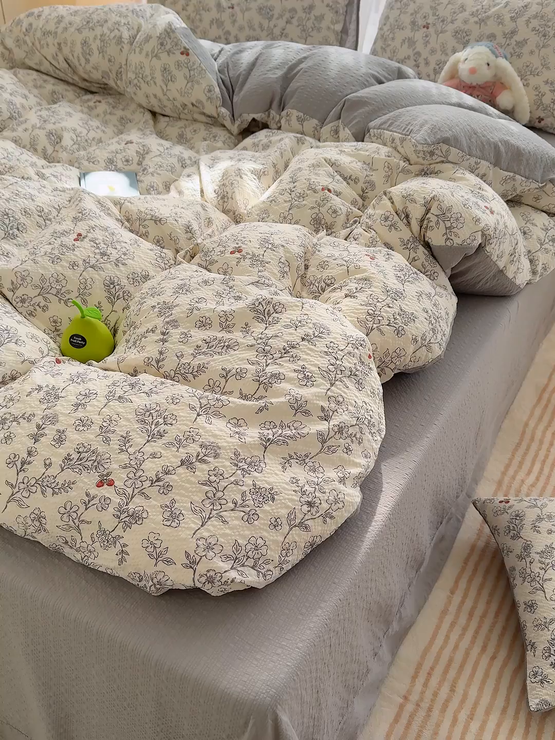 91家纺网 家纺一手货源 找家纺 铺尚美家纺 2026春夏新品高克重A类泡芙纱泡泡皱皱纱四件套 赫本印象