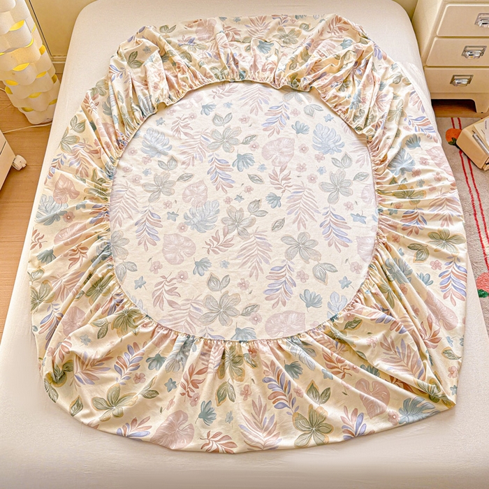 91家纺网 家纺一手货源 找家纺 卡普二店 2025新款全棉印花A版床笠 寄情绯叶