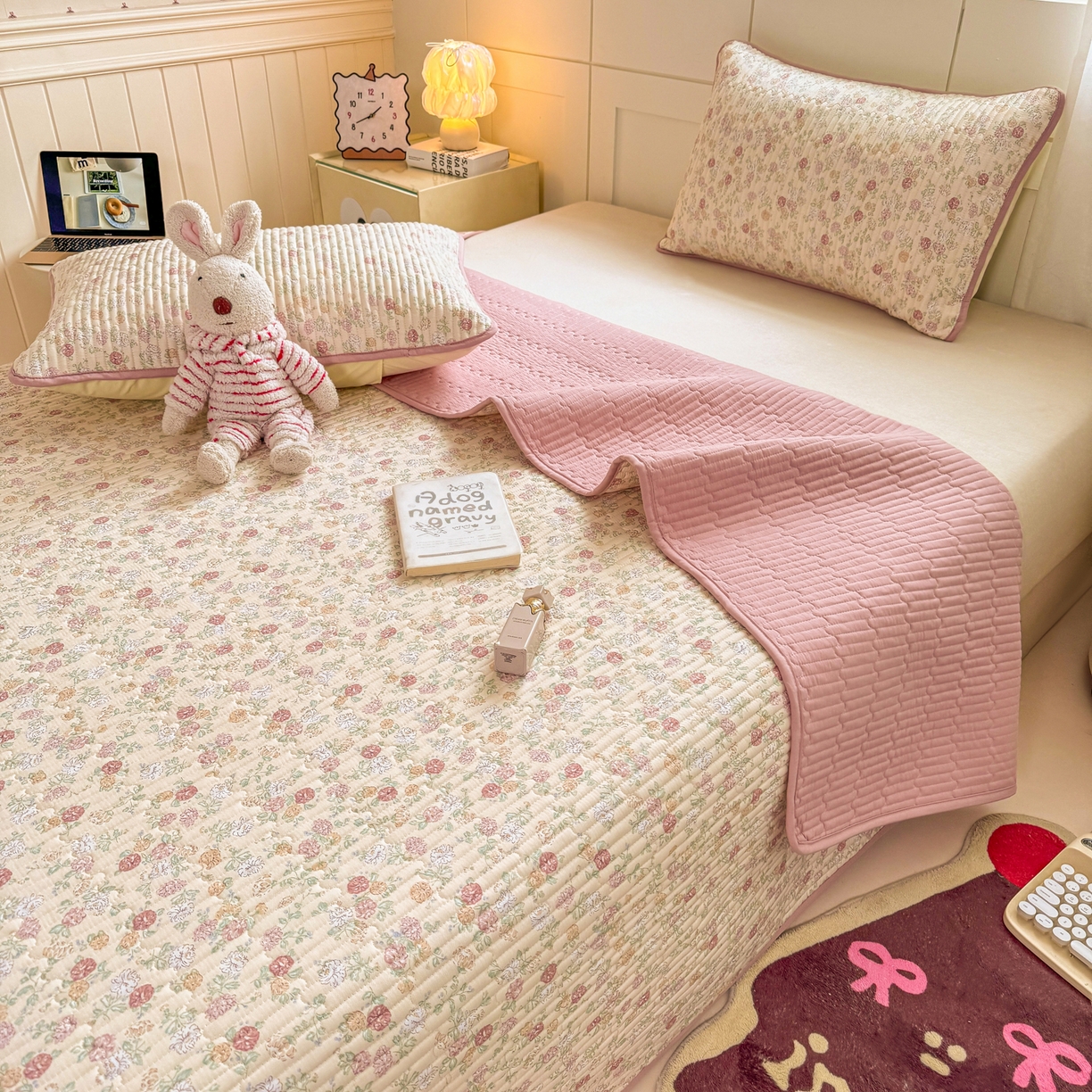 91家纺网 家纺一手货源 找家纺 康纳利 2026新款全棉床盖学生夹棉薄款床盖床垫三件套四季通用 月见