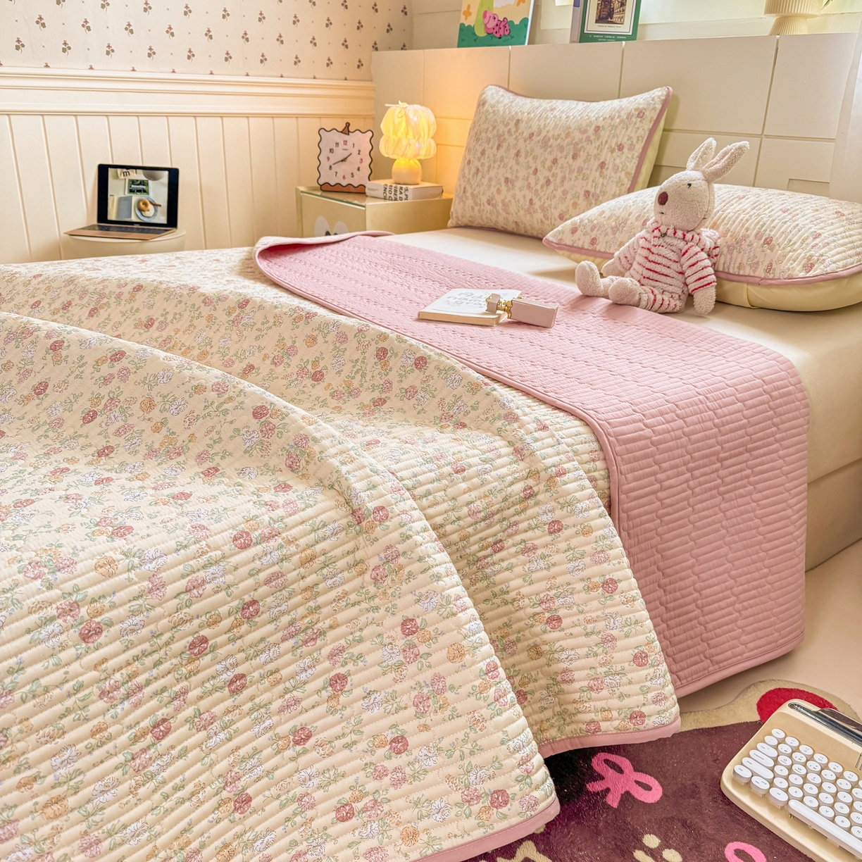 91家纺网 家纺一手货源 找家纺 康纳利 2026新款全棉床盖学生夹棉薄款床盖床垫三件套四季通用 月见