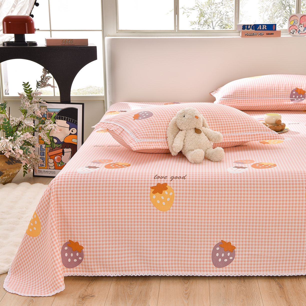 91家纺网 家纺一手货源 找家纺 德比尔斯  2026新款原棉老粗布凉席花边老粗布三件套 草莓甜心-花边款