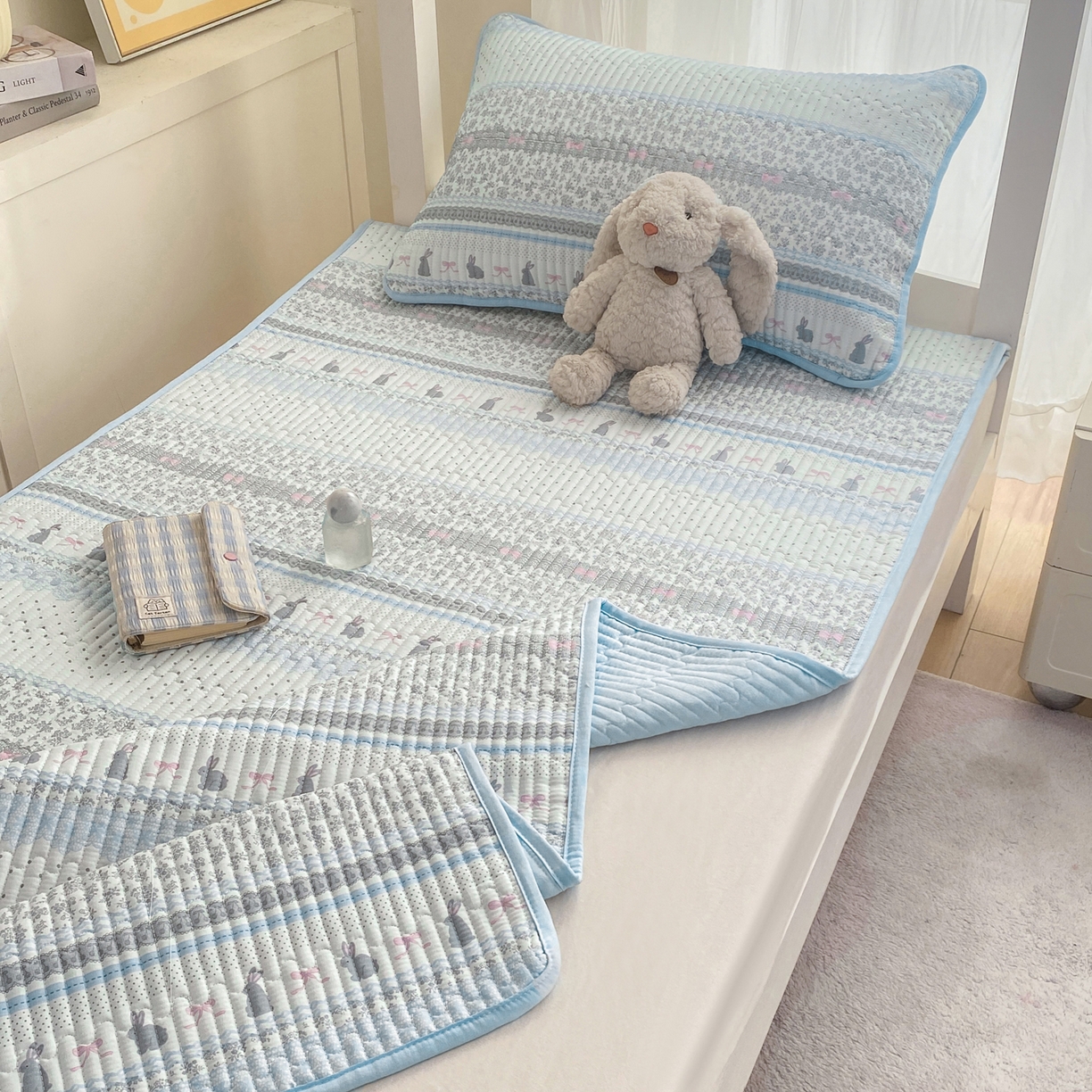 91家纺网 家纺一手货源 找家纺 （总）康纳利 2026新款全棉床盖学生夹棉薄款床盖宿舍上下铺床垫三件套四季通用