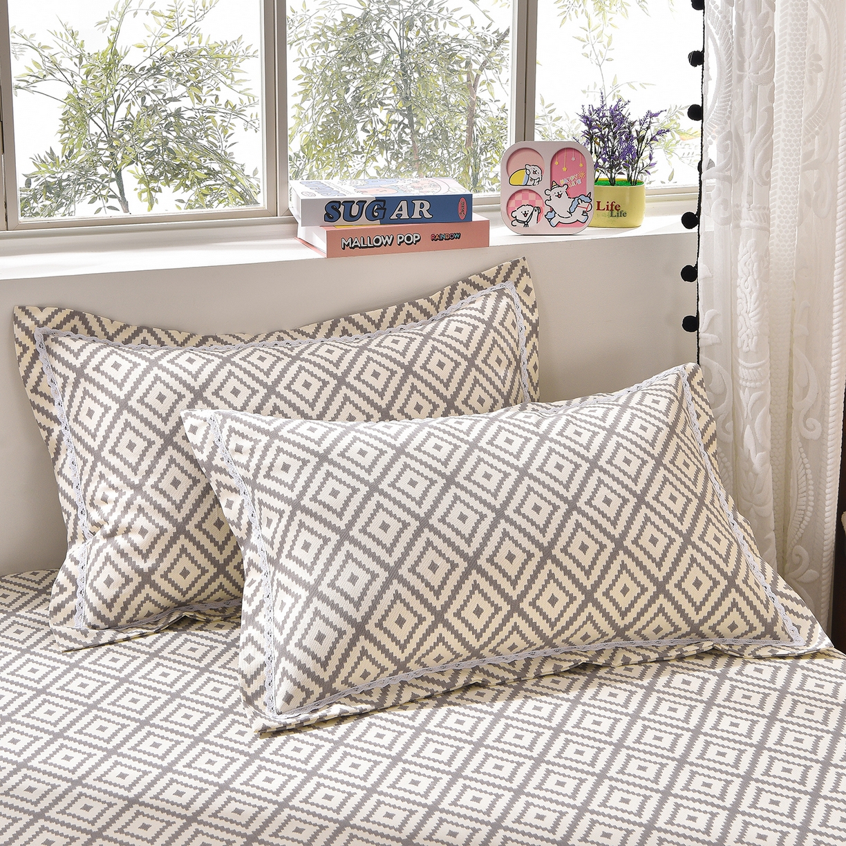 91家纺网 家纺一手货源 找家纺 德比尔斯  2026新款原棉老粗布凉席花边老粗布三件套 菱格-花边款