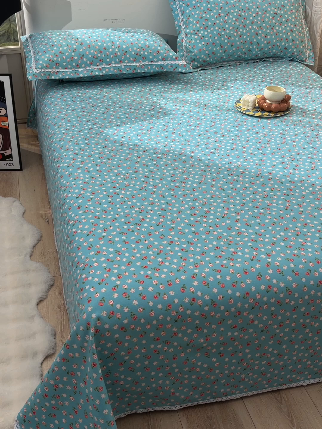 91家纺网 家纺一手货源 找家纺 德比尔斯  2026新款原棉老粗布凉席花边老粗布三件套 相遇-蓝-花边款