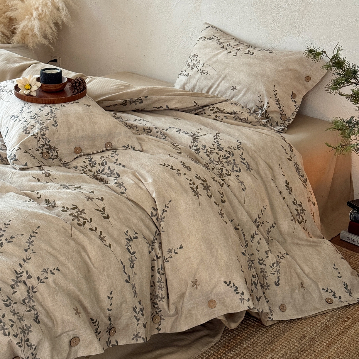 91家纺网 家纺一手货源 找家纺 淑女公社家纺 2026春夏新款竹节棉麻印花纽扣款套件四件套 普罗旺斯的野蔓