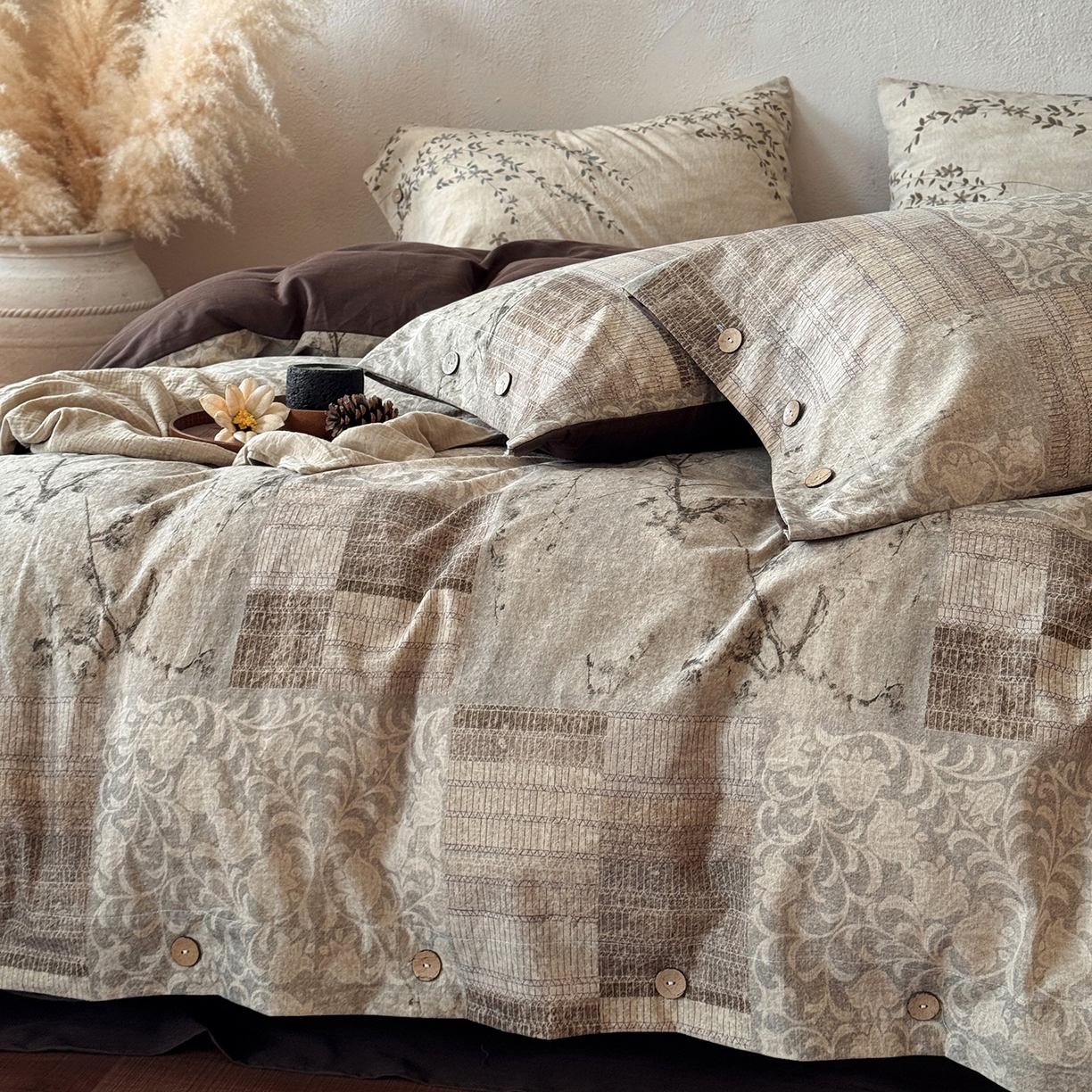 91家纺网 家纺一手货源 找家纺 （总）淑女公社家纺 2026春夏新款竹节棉麻印花纽扣款套件四件套