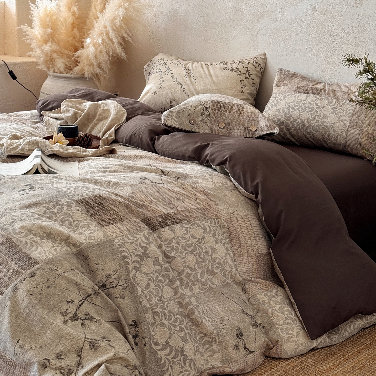 91家纺网 家纺一手货源 找家纺 淑女公社家纺 2026春夏新款竹节棉麻印花纽扣款套件四件套 凡尔赛的织梦