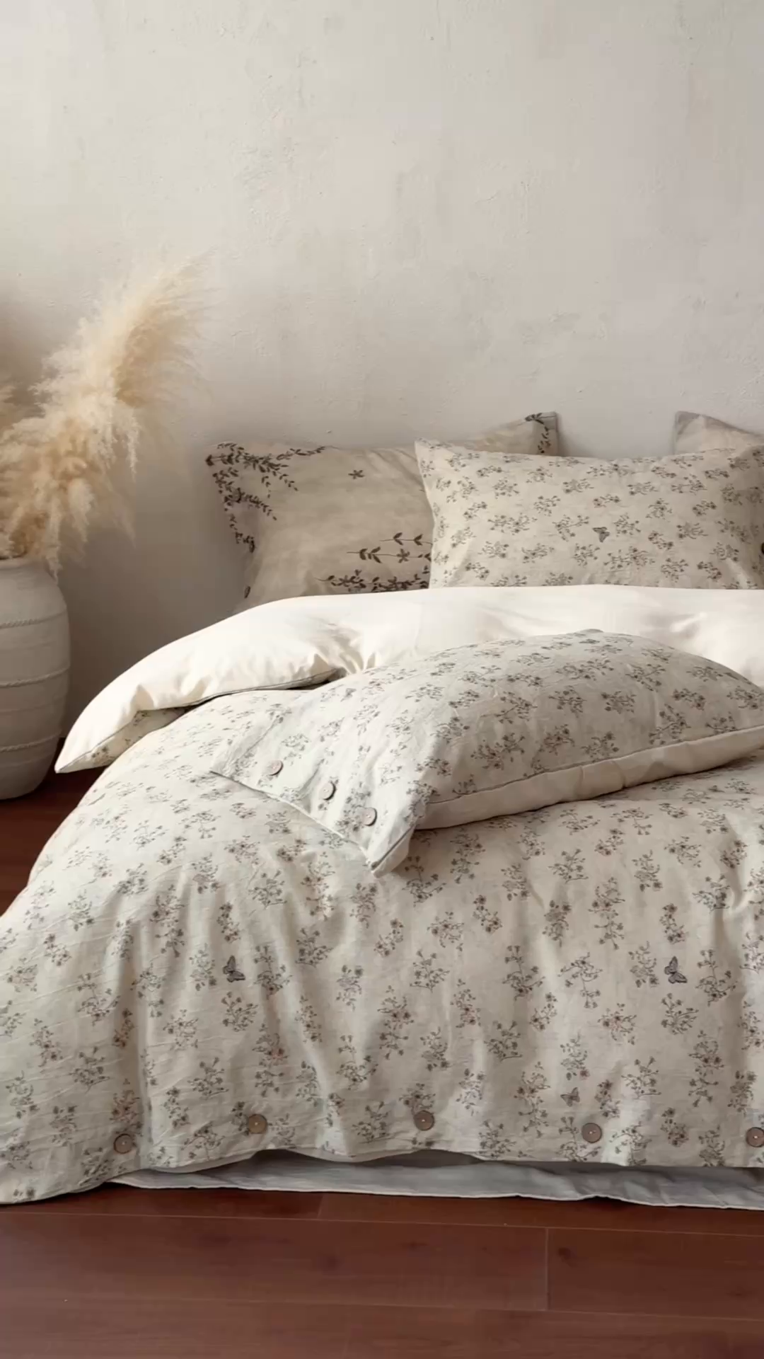 91家纺网 家纺一手货源 找家纺 淑女公社家纺 2026春夏新款竹节棉麻印花纽扣款套件四件套 诺曼底的蝶与花