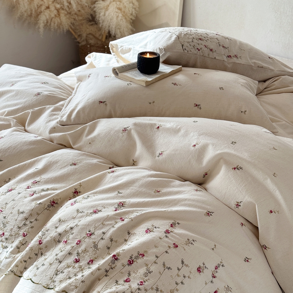 91家纺网 家纺一手货源 找家纺 淑女公社家纺 2026春夏新款竹节棉麻特种绣花四件套 一亩花田