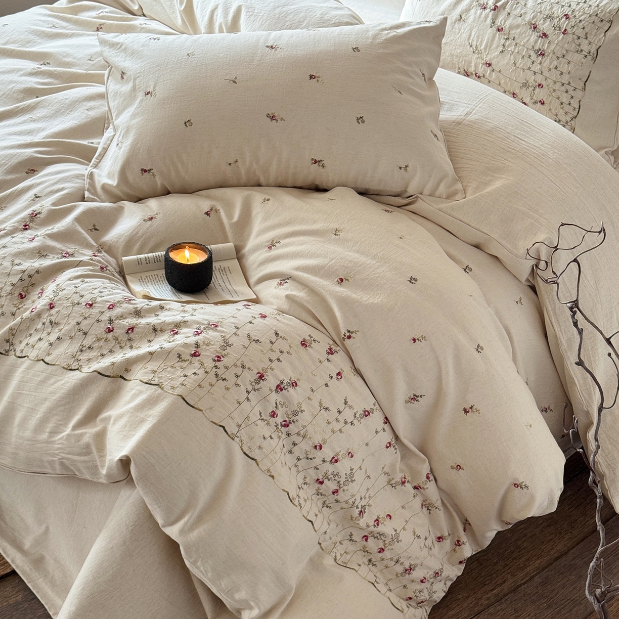 91家纺网 家纺一手货源 找家纺 淑女公社家纺 2026春夏新款竹节棉麻特种绣花四件套 一亩花田