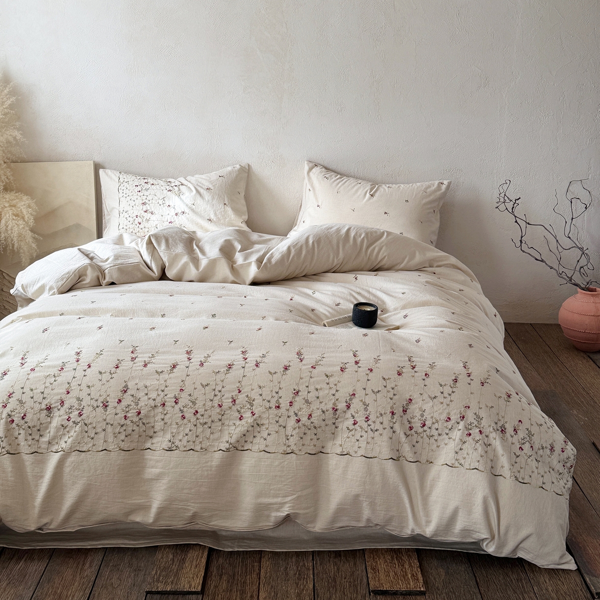 91家纺网 家纺一手货源 找家纺 淑女公社家纺 2026春夏新款竹节棉麻特种绣花四件套 一亩花田