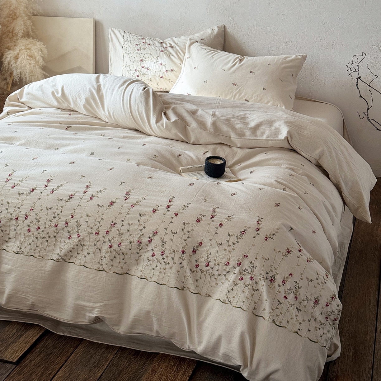 91家纺网 家纺一手货源 找家纺 淑女公社家纺 2026春夏新款竹节棉麻特种绣花四件套 一亩花田