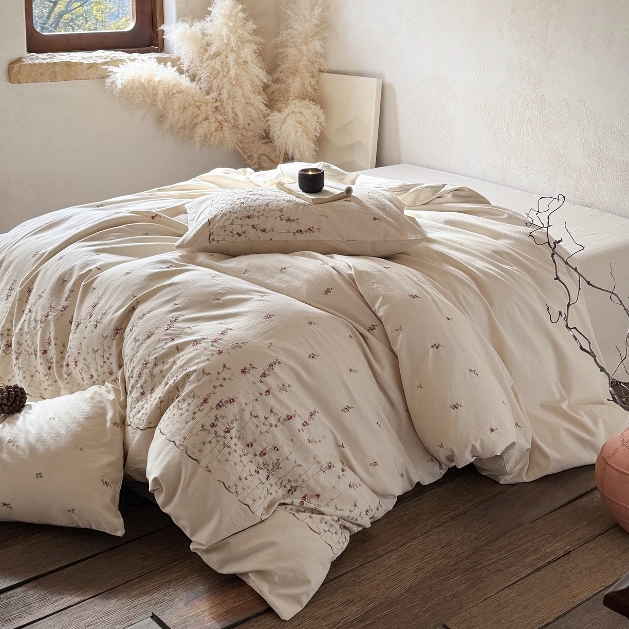 91家纺网 家纺一手货源 找家纺 淑女公社家纺 2026春夏新款竹节棉麻特种绣花四件套 一亩花田