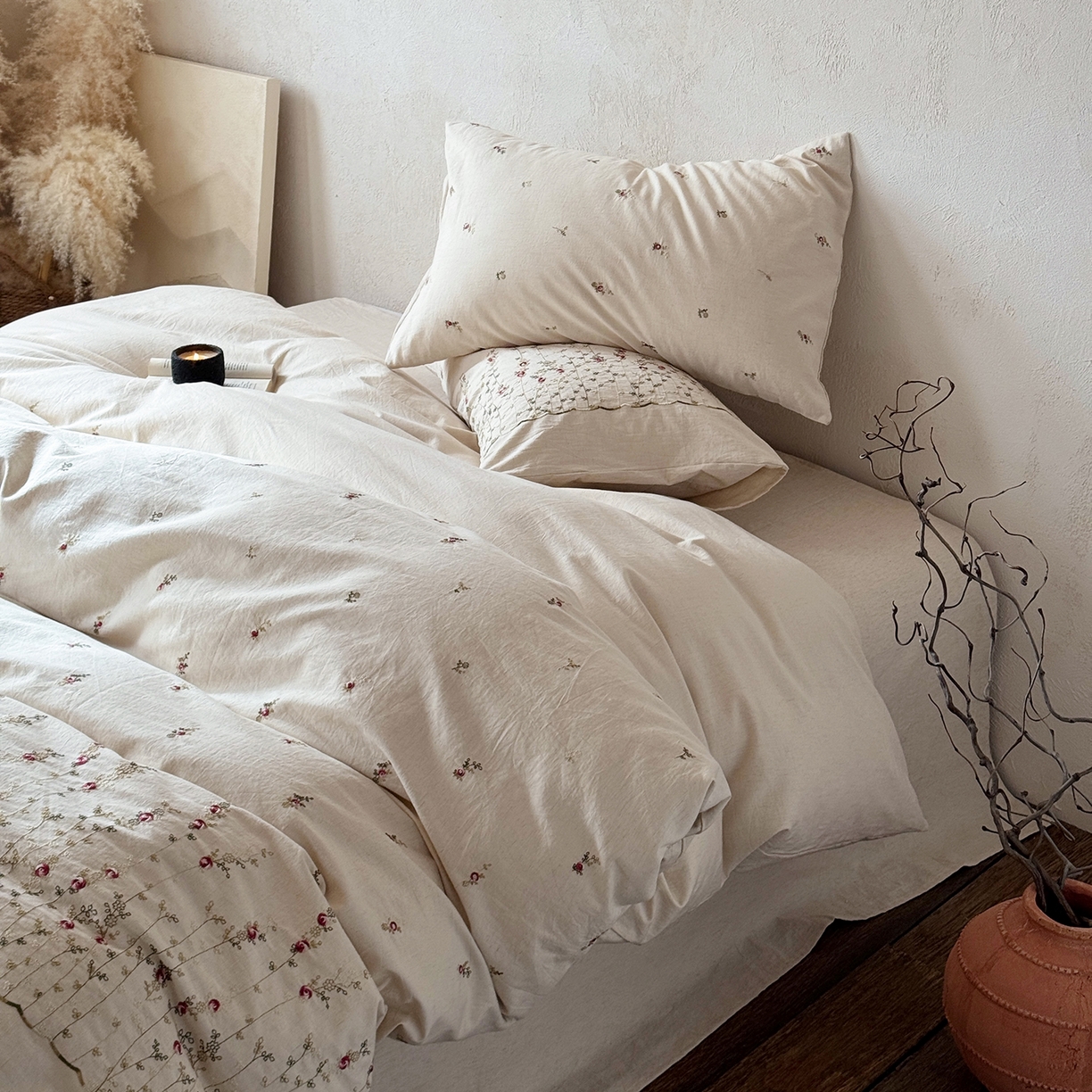 91家纺网 家纺一手货源 找家纺 淑女公社家纺 2026春夏新款竹节棉麻特种绣花四件套 一亩花田