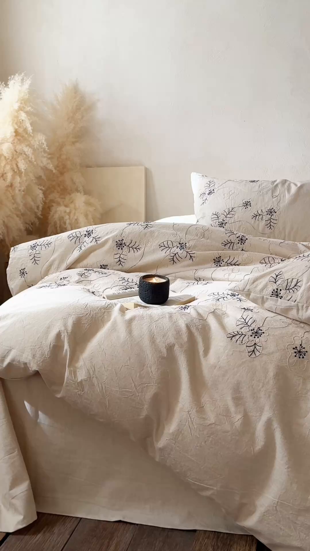 91家纺网 家纺一手货源 找家纺 淑女公社家纺 2026春夏新款竹节棉麻特种绣花四件套 蓝缕花笺